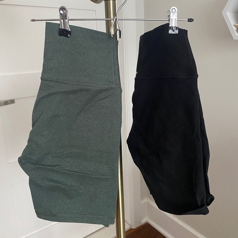 GREEN AND BLSCK BIKER SHORTS